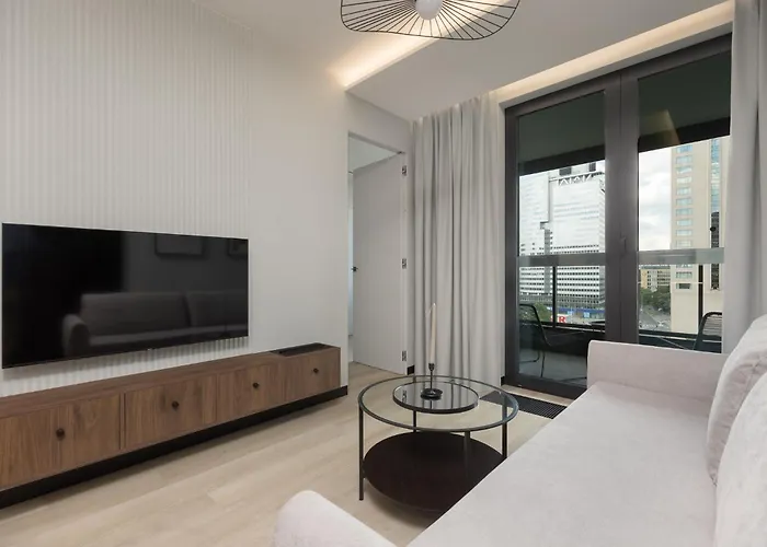 Grzybowska Deluxe #62 By Bookinghost * Warszawa