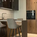 Apartment Grzybowska Deluxe #62 By Bookinghost